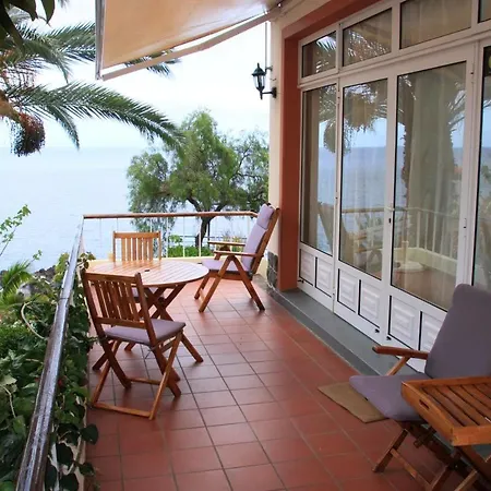 2 Bedrooms Bungalow With Sea View Enclosed Garden And Wifi At Sao Martinho Funchal 1 Km Away From The Beach * Funchal (Madeira)