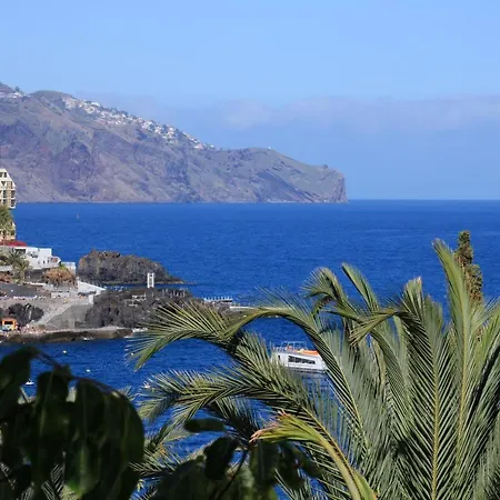 2 Bedrooms Bungalow With Sea View Enclosed Garden And Wifi At Sao Martinho Funchal 1 Km Away From The Beach Funchal (Madeira)
