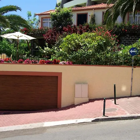 2 Bedrooms Bungalow With Sea View Enclosed Garden And Wifi At Sao Martinho Funchal 1 Km Away From The Beach *