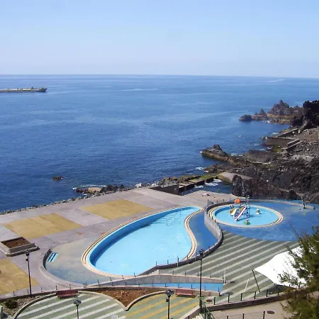 2 Bedrooms Bungalow With Sea View Enclosed Garden And Wifi At Sao Martinho Funchal 1 Km Away From The Beach *