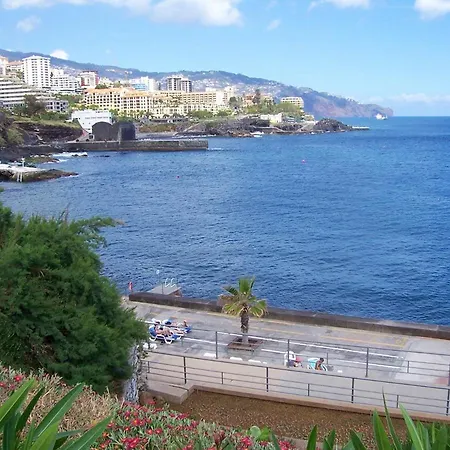 Holiday home 2 Bedrooms Bungalow With Sea View Enclosed Garden And Wifi At Sao Martinho Funchal 1 Km Away From The Beach Funchal (Madeira)